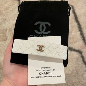 Chanel hair barrette
